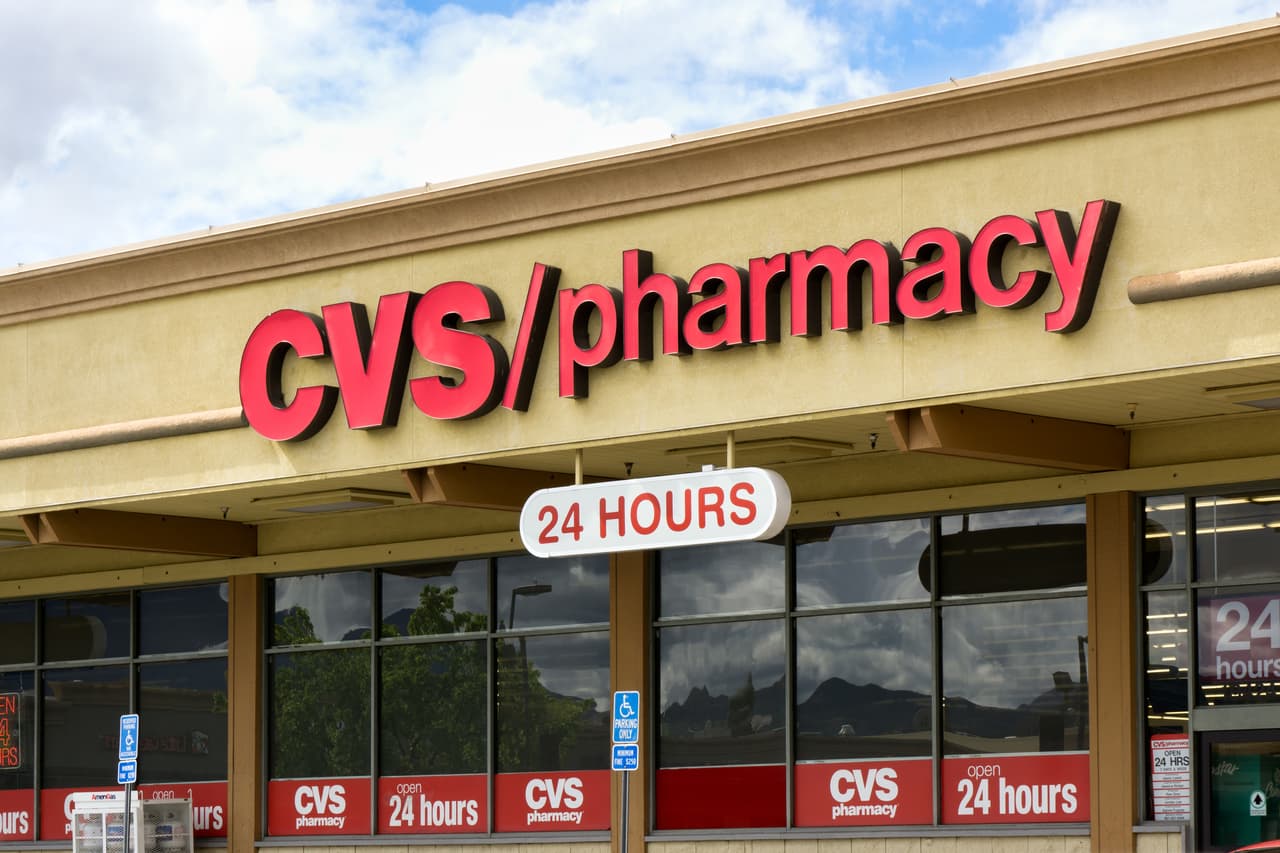 Se acabó la espera: CVS anuncia que los clientes podrán abrir aparadores con una app