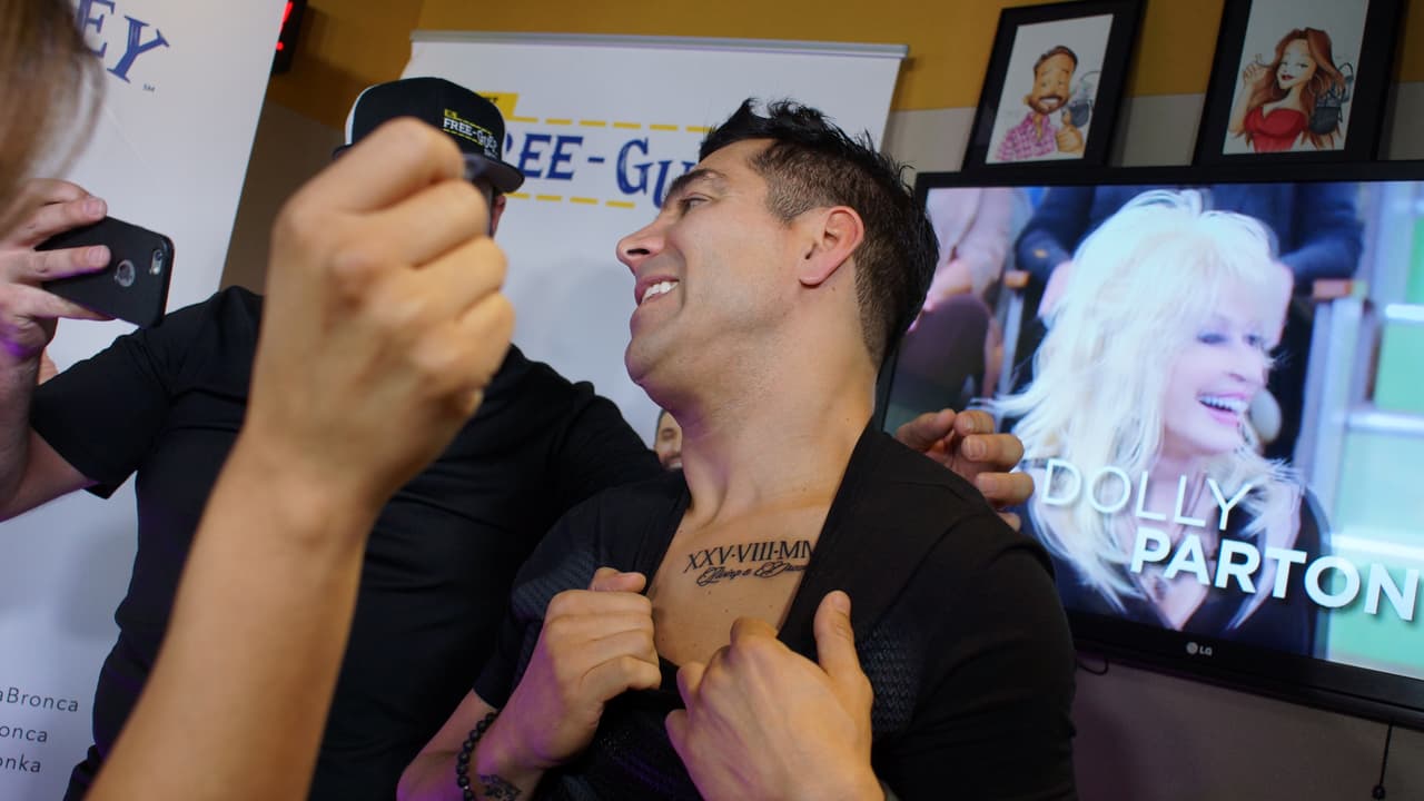 <b><a href="http://www.univision.com/temas/omar-chaparro">Omar Chaparro</a></b> se metió al 
<b><a href="http://www.univision.com/temas/el-free-guey">Free-guey show</a></b> y nos contagió con toda su alegría.