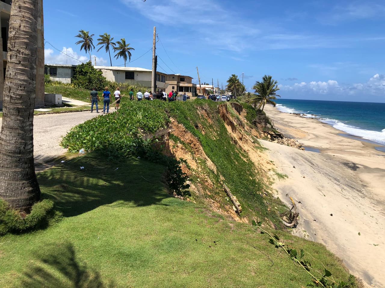 No es la primera vez que los vecinos alertan sobre el problema de erosión en la costa de Arecibo.
<br>