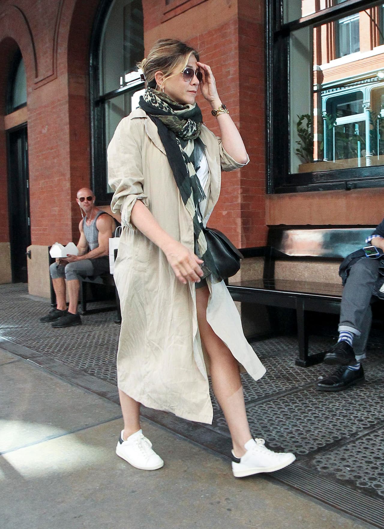 Argumentó que las fotos en bikini fueron tomadas después de haber tomado gran lunch con su marido.