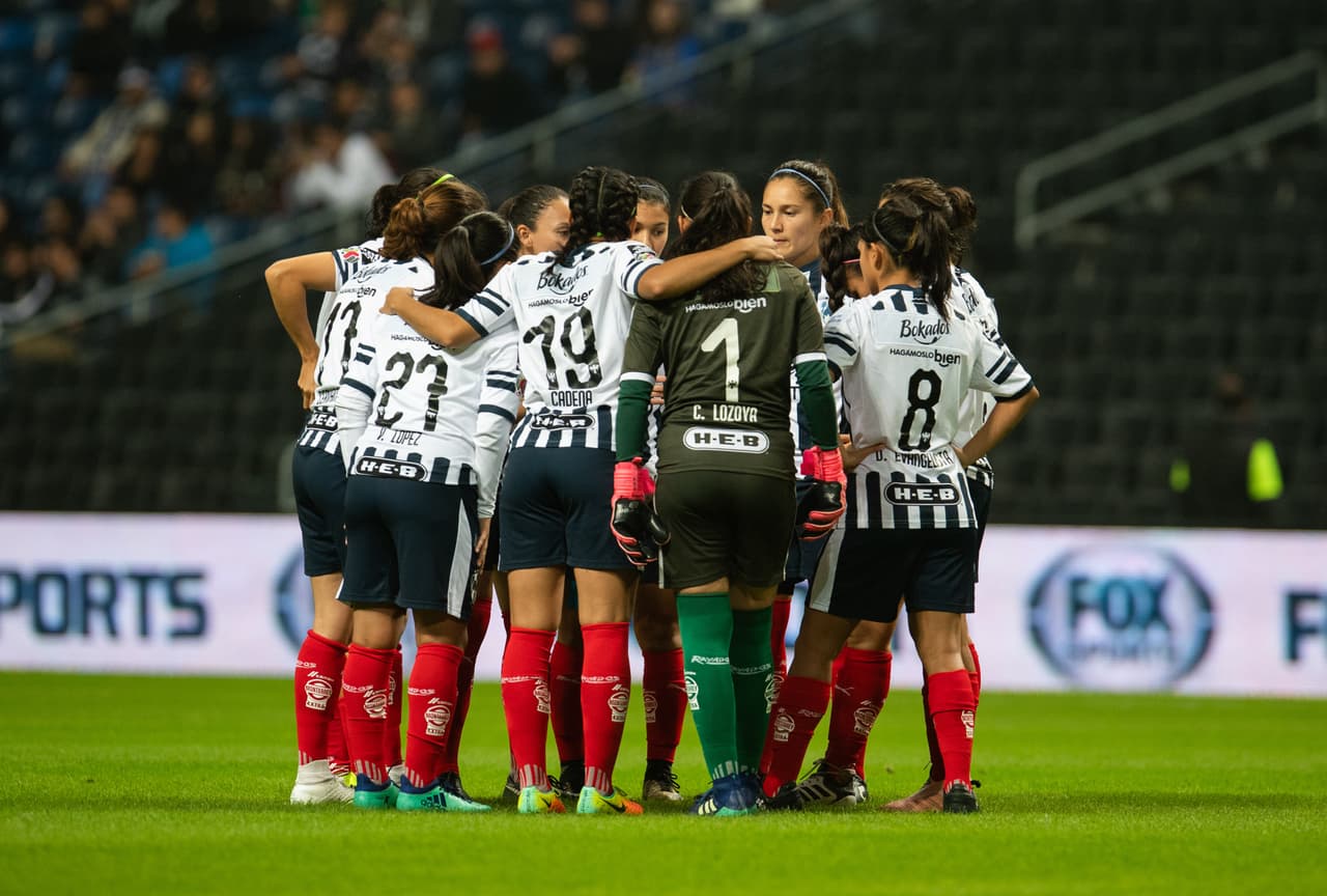 En partido de Cuartos de Final de la Liga MX Femenil, se veían las caras en la Ida Chivas del Guadalajara ante las Rayadas del Monterrey en el Estadio BBVA en la capital neoleonesa.