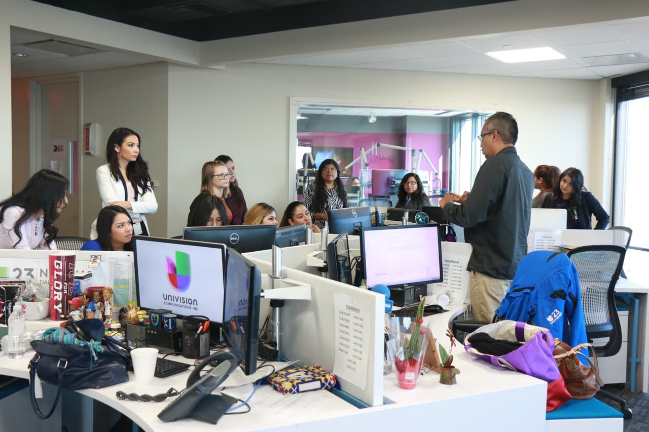 Alumnos de UTA y UNT preparandose para grabar la primera edicion de Proyecto U 2016.