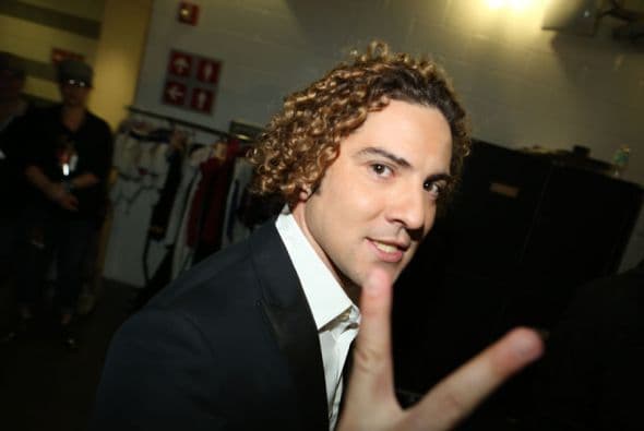 David Bisbal hasta se detuvo para saludarnos.
