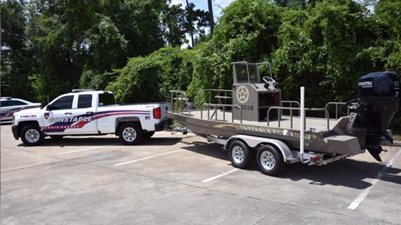 Las autoridades recomiendan a la comunidad mantenerse alejados de la carretera en caso de tiempo severo y respetar los señalamientos.