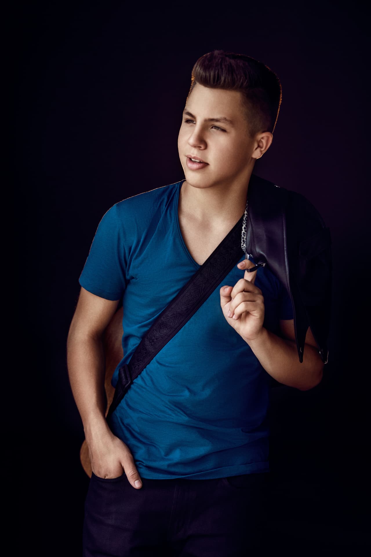 Jonatan estuvo el año pasado nominado en Premios Juventud como Artista Revelación y su voz es espectacular así que seguro dará un gran show.