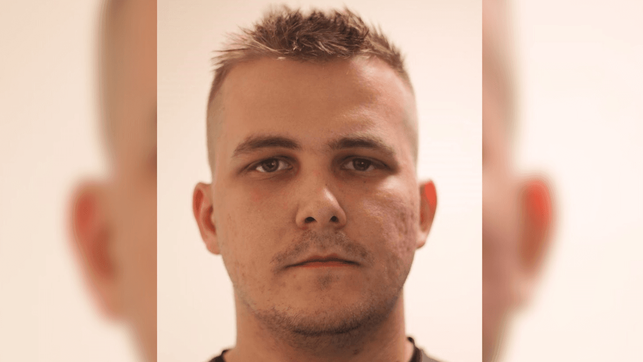 Arrestan a hombre en conexión con la muerte de un motociclista que fue baleado en una autopista de Azle  