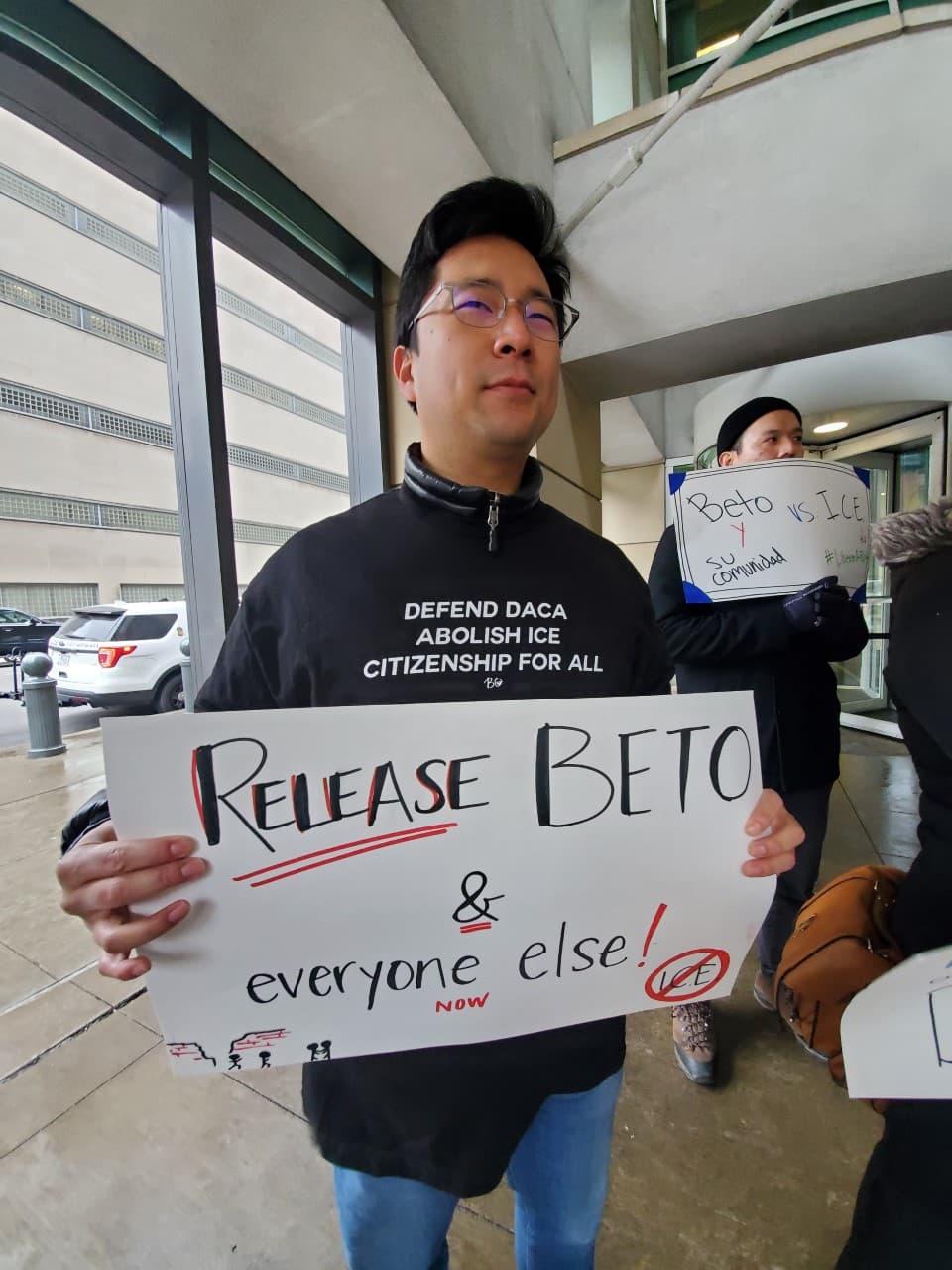 La demanda es en contra de departamento de seguridad nacional, inmigración y control de aduanas y el departamento de ciudadanía e inmigración, ya que dicen, están obstruyendo sus propios procesos para que beneficien a López.
<br>Dicen que al prolongar su detención, ellos mismos están faltando a la ley.