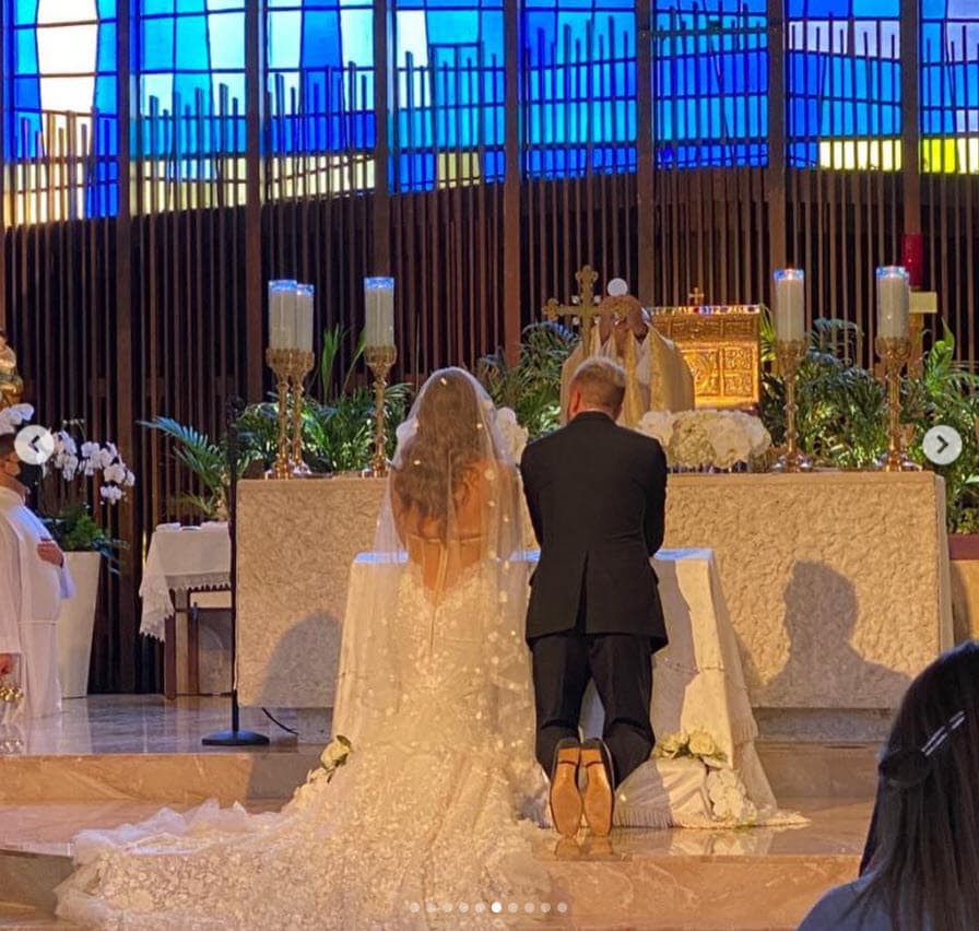 Una de las personas más especiales que atestiguaron el enlace 
<b><a href="https://www.univision.com/shows/despierta-america/con-la-emocion-de-tenerla-en-su-boda-tanya-charry-narra-el-momento-en-que-su-mama-fue-diagnosticada-con-alzheimer-video" target="_blank">fue la mamá de nuestra querida Tanya</a></b>, quien viajó de Barranquilla, Colombia, a Miami para estar presente. 
<br>