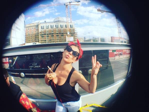 La guapa actriz colombiana tiene una sorpresa para ti que mundo revelará, ¿te atreves a tocar el cielo con ella?