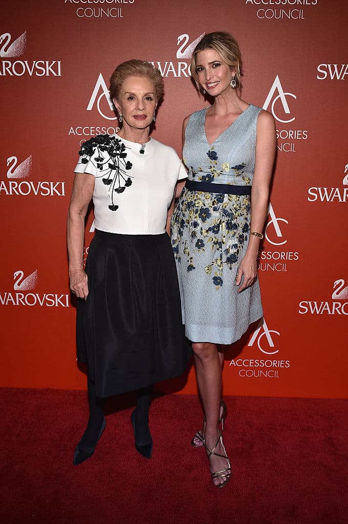 Carolina Herrera tiene también el récord de haber vestido a más moradoras de la Casa Blanca que ningún otro diseñador de la historia.