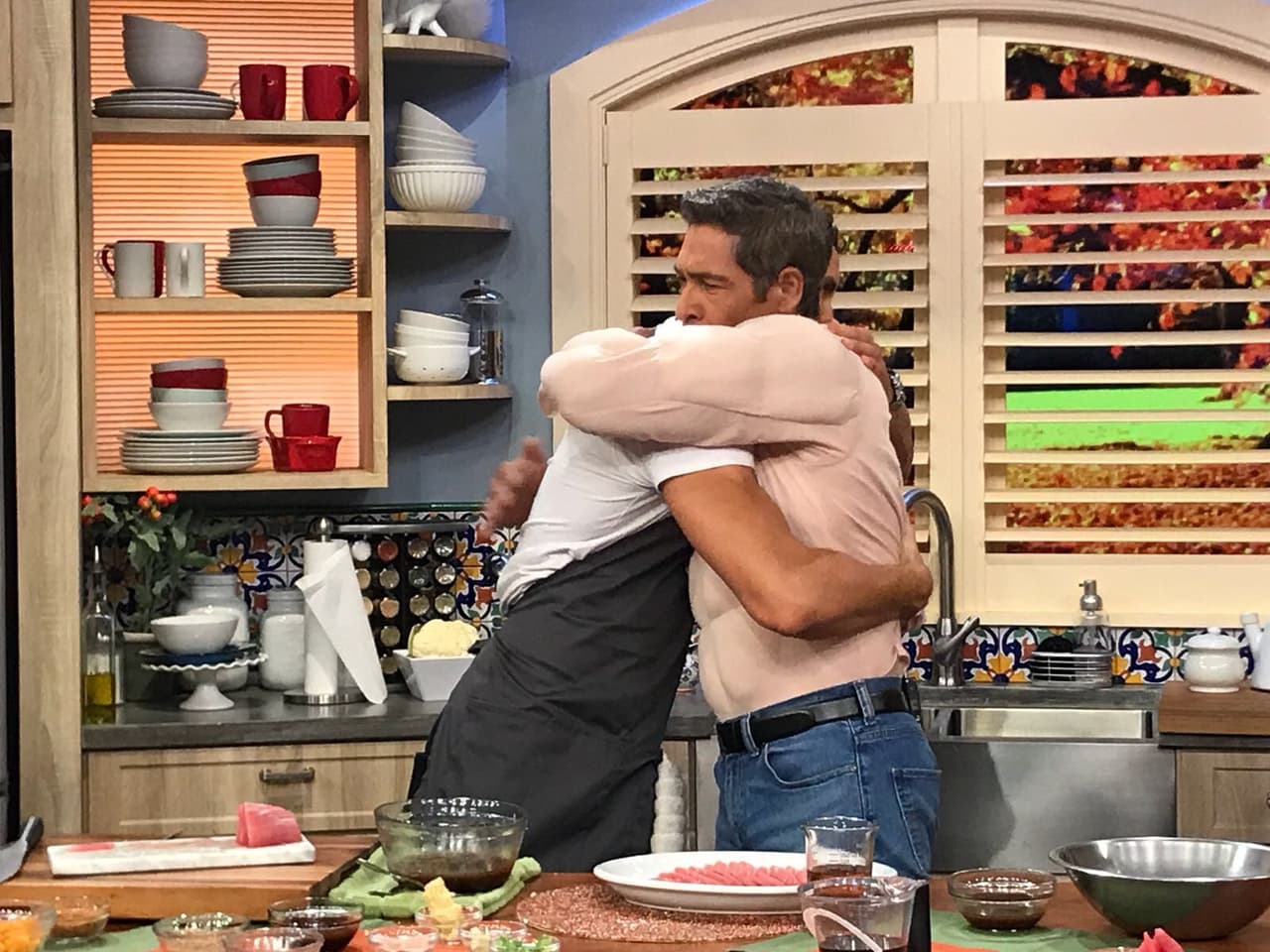 Las diferencias quedaron en el pasado, este abrazo dejó olvidado el malentendido.