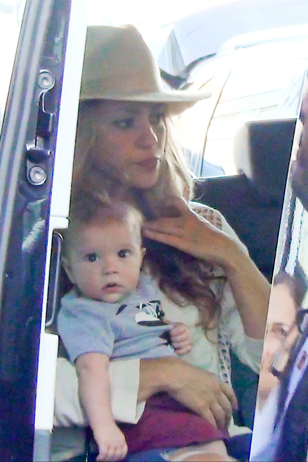 ¿El pequeño Milán siente celos de su hermanito Sasha?