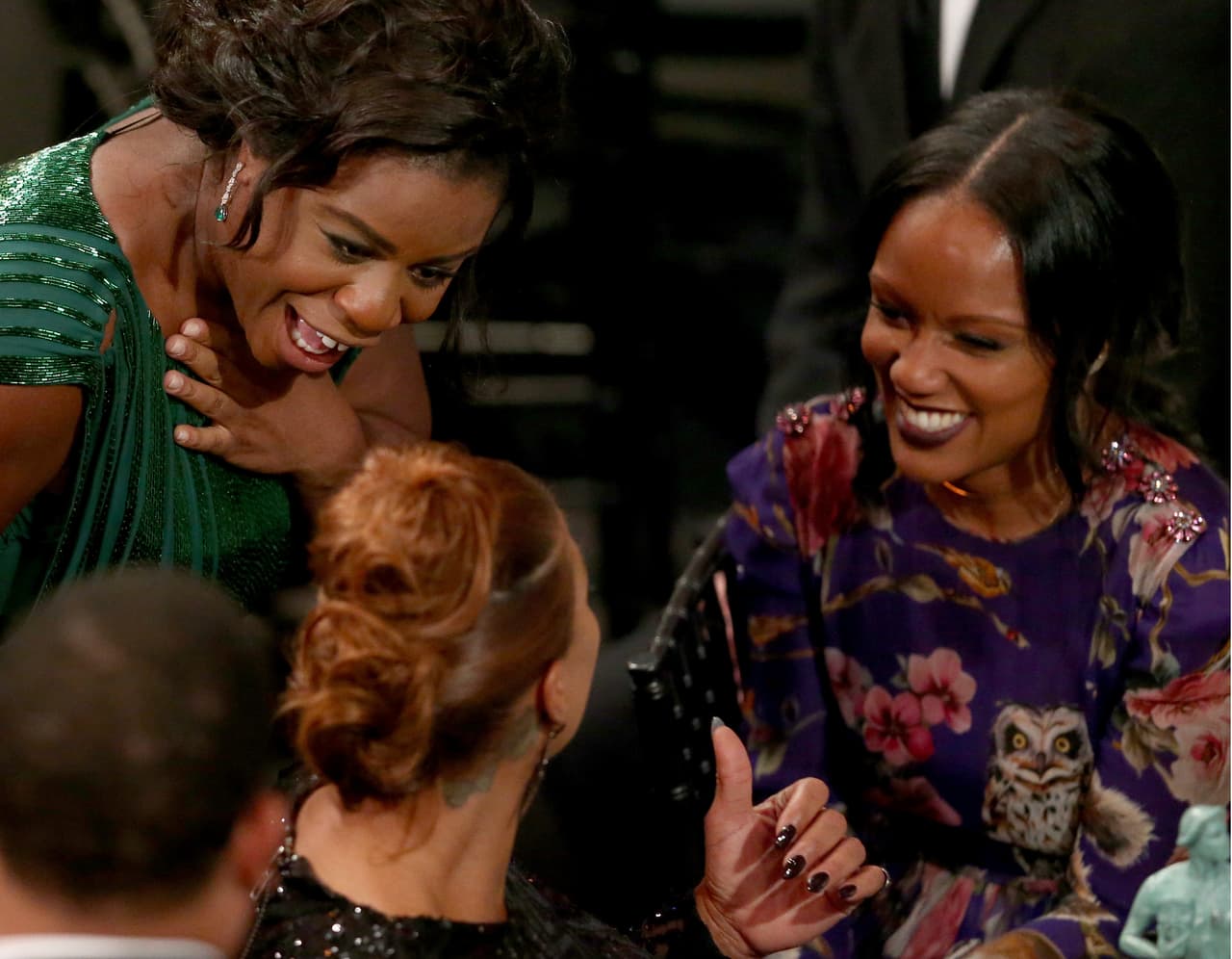 Uzo Aduba fue a felicitar a Queen Latifah