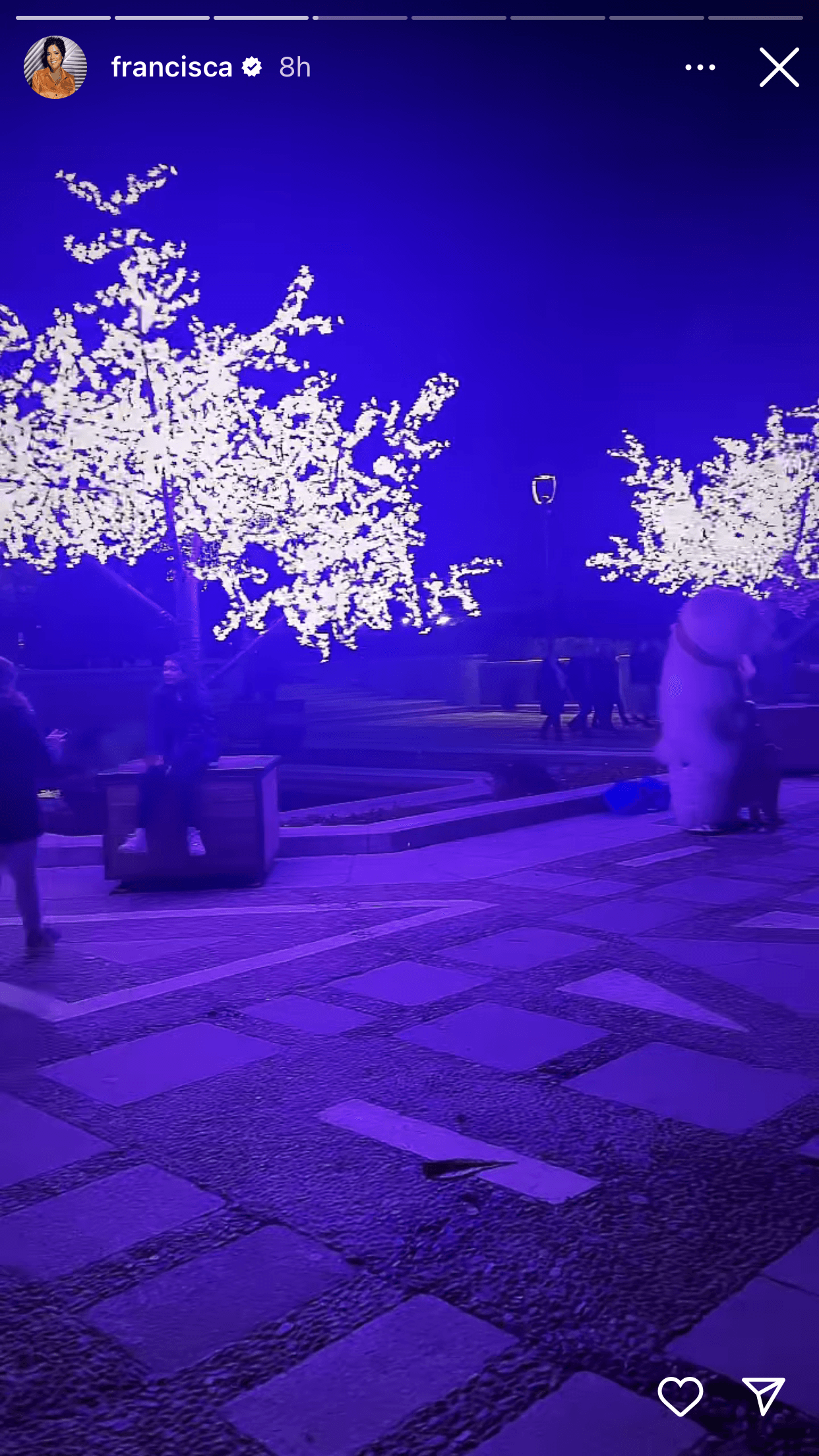 Lo que es un hecho es que se trata de su primera salida fuera de EEUU con su nuevo y deslumbrante cambio de look.
<br>