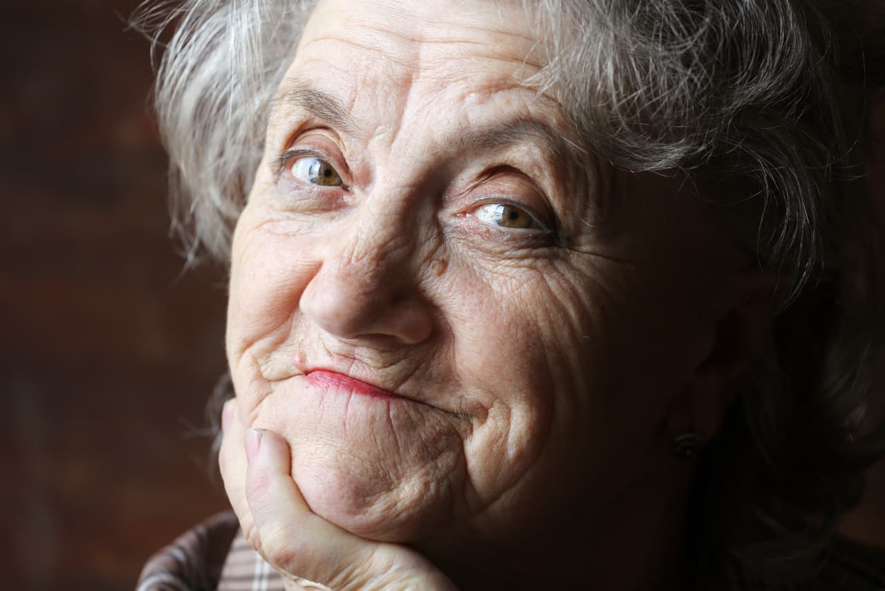 "Cuando tú vas, yo ya fui y regresé", este dicho es casi una marca registrada de las abuelas, y es que a ellas no las podemos engañar por nada en el mundo, pues nos descubrirán al instante, ya que cuentan con una enorme experiencia en la vida.