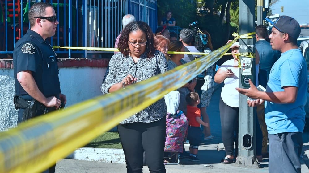 "¿Estás bien mijo?": los angustiosos mensajes de texto por disparos en una secundaria de Los Ángeles
