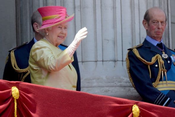 Isabel II mantiene la promesa que hizo en un mensaje por radio cuando tenía 21 años: "Toda mi vida, sea larga o corta, estará dedicada al servicio".