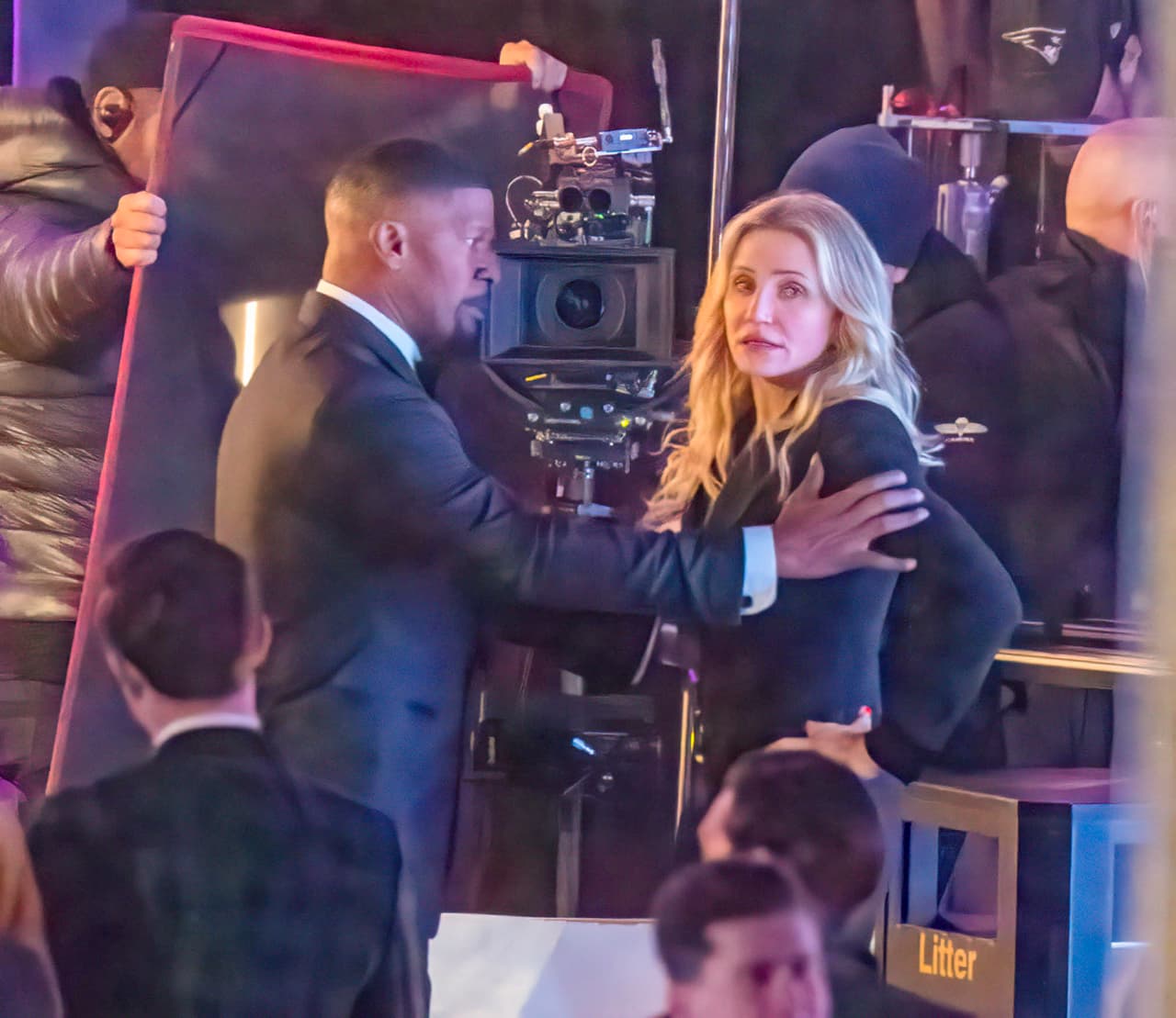 Jamie se encontraba filmando en Atlanta la cinta ‘Back in action’, 
<a href="https://www.univision.com/entretenimiento/cine-y-series/cameron-diaz-carrera-descanso-pelicula-jamie-foxx">junto a Cameron Diaz</a>, previo a su hospitalización, según Daily Mail. 
<br>