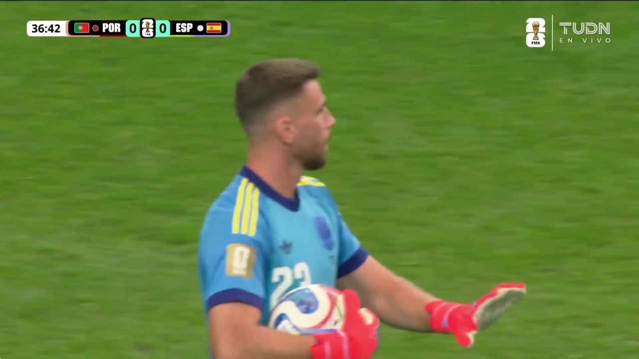 ¡Enorme atajada de Simón a CR7! España se salva del 1-0