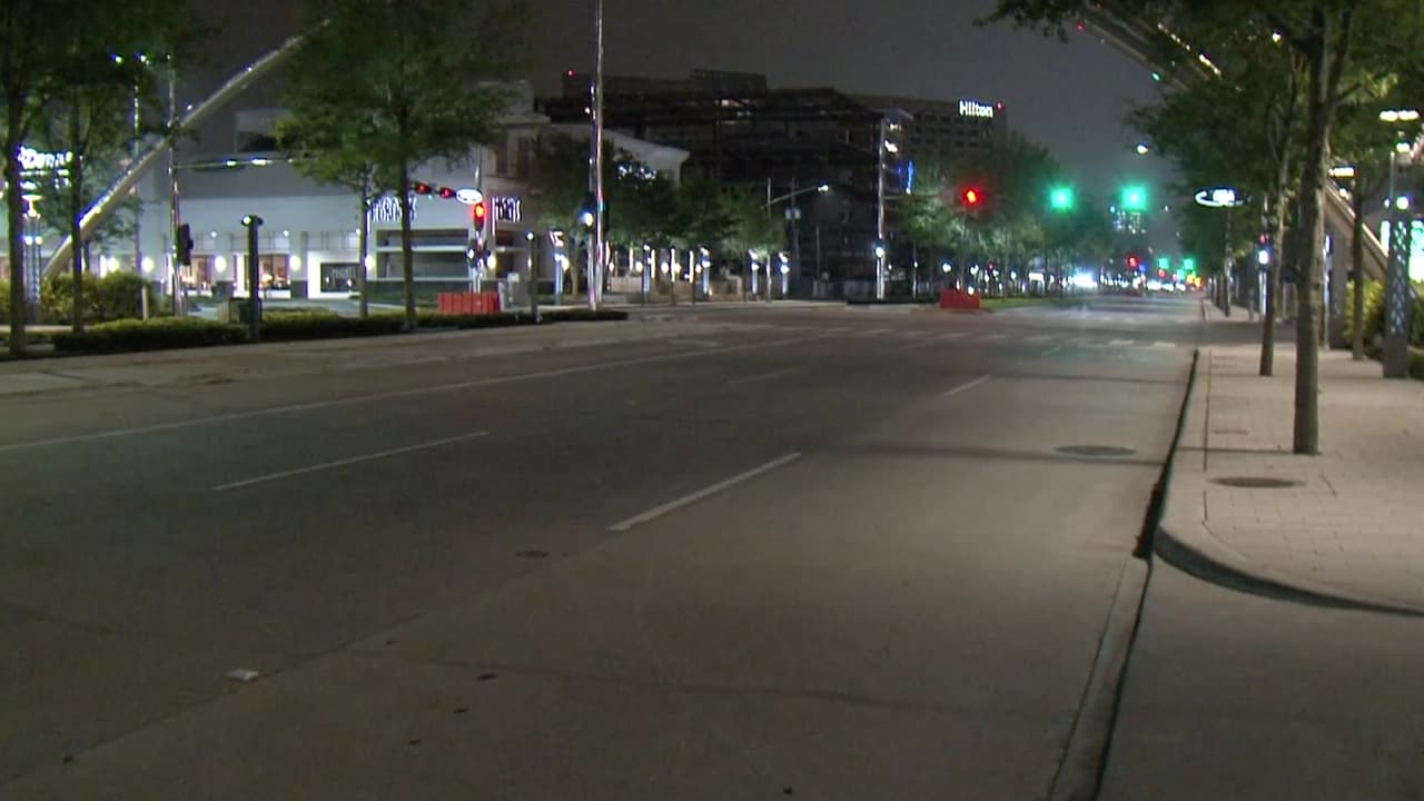 Los restaurantes permanecerán abiertos para ofrecer comida para llevar.