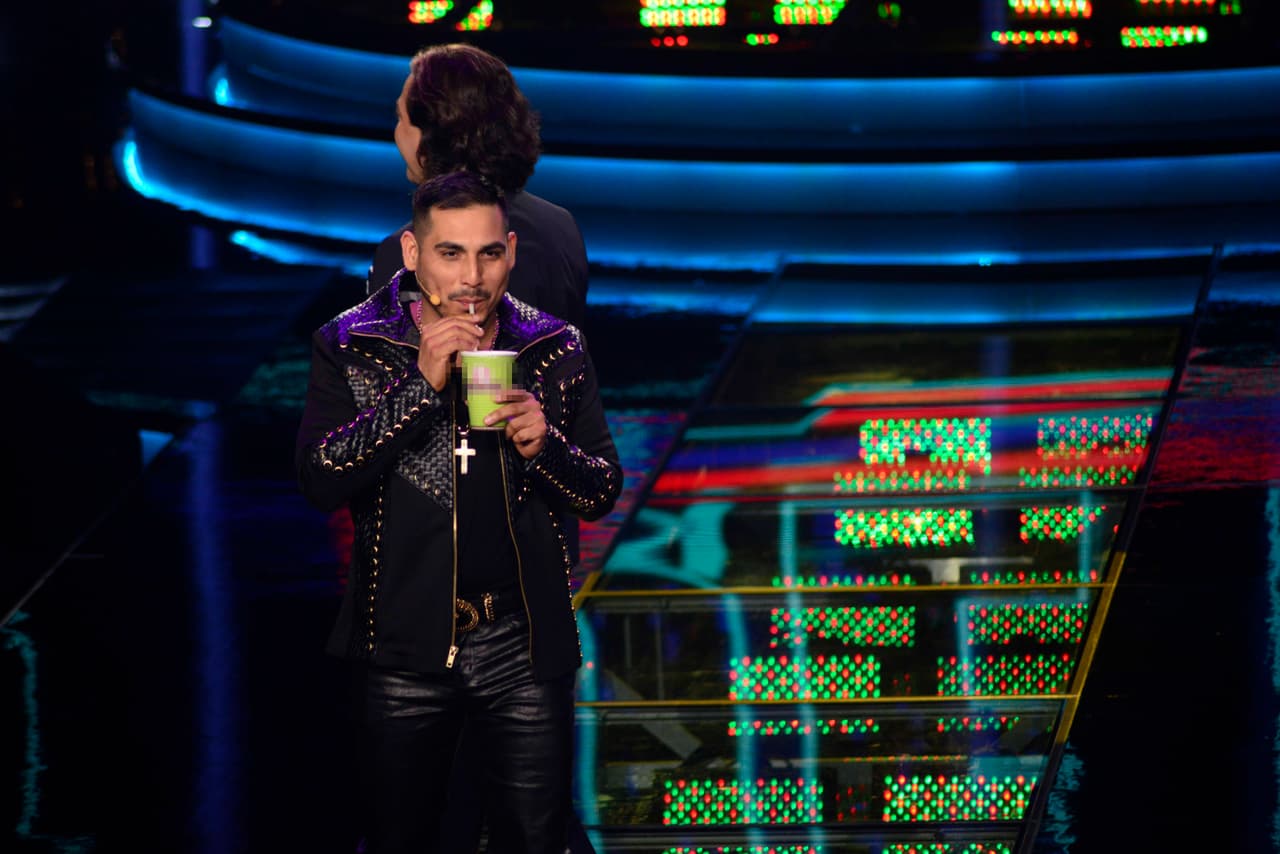 Parece que no se llevan bien, pero la realidad es que Espinoza y Cristian tienen una gran relación de amistad, eso sí, no dejan de pelear, decirse de cosas, bailar y cantar juntos logrando todo un show, pero al final, este dueto nos hace reír con sus ocurrencias.