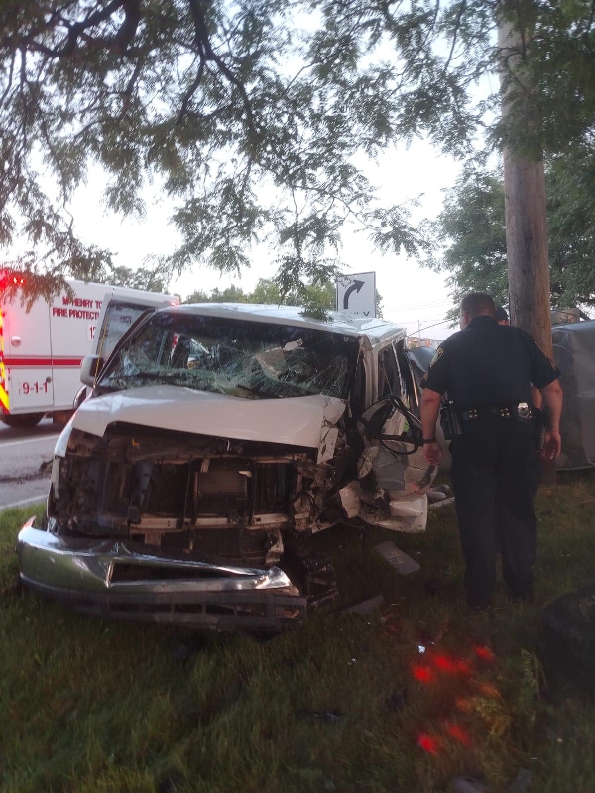 Mientras tanto, la banda informó que están 
<b>recaudando fondos para cubrir los gastos médicos</b> de sus compañeros heridos, así como los 
<b>daños materiales al equipo de trabajo. </b>
<br>
<br>“
<b>El dinero es para los gastos médicos y rehabilitación de Jesús y Carlos</b>, y también para el equipo que resultó dañado”, explicó Hernández.
<br>
<br>La meta de la recaudación de fondos en la página de
<b> GoFundMe son 10 mil dólares. </b>