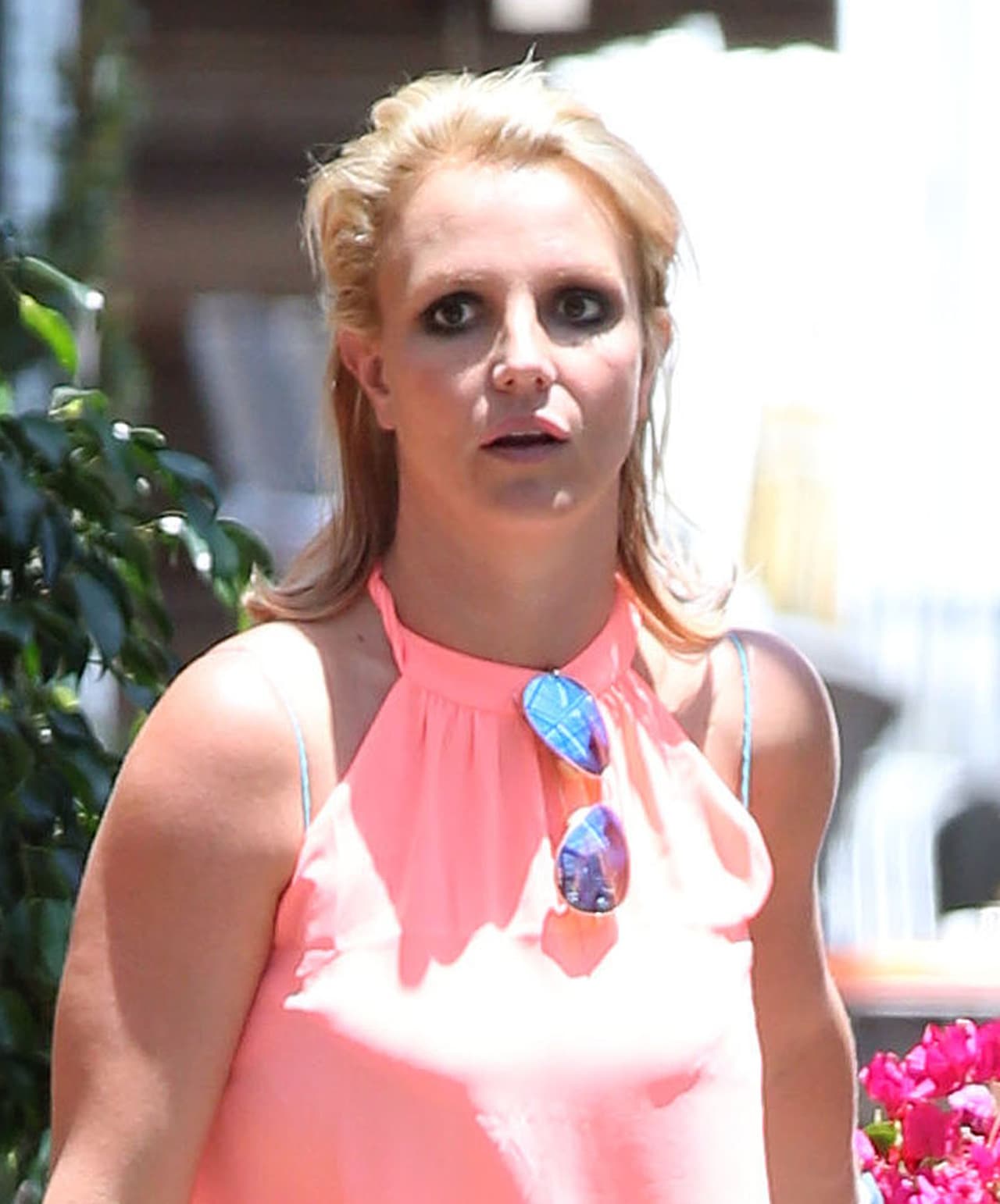What? Parece que eso de ser zombie sin tanto esfuerzo a Britney se le da fácil.