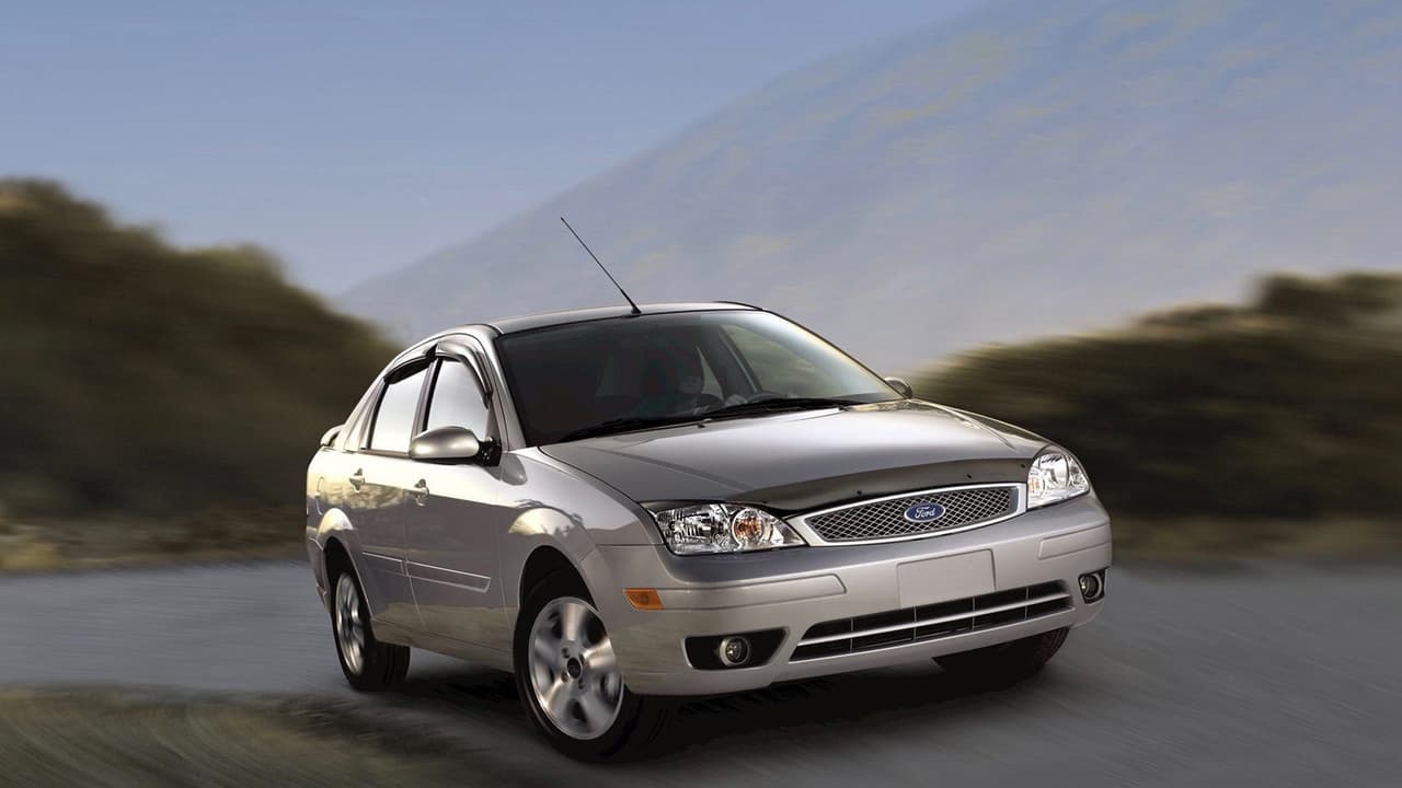 Pero en Estadoss Unidos el Ford Focus continuó con el mismo diseño básico, cambiando solo su parrilla y algunos detalles de su interior. El Ford Focus SVT fue eliminado de la alineación.