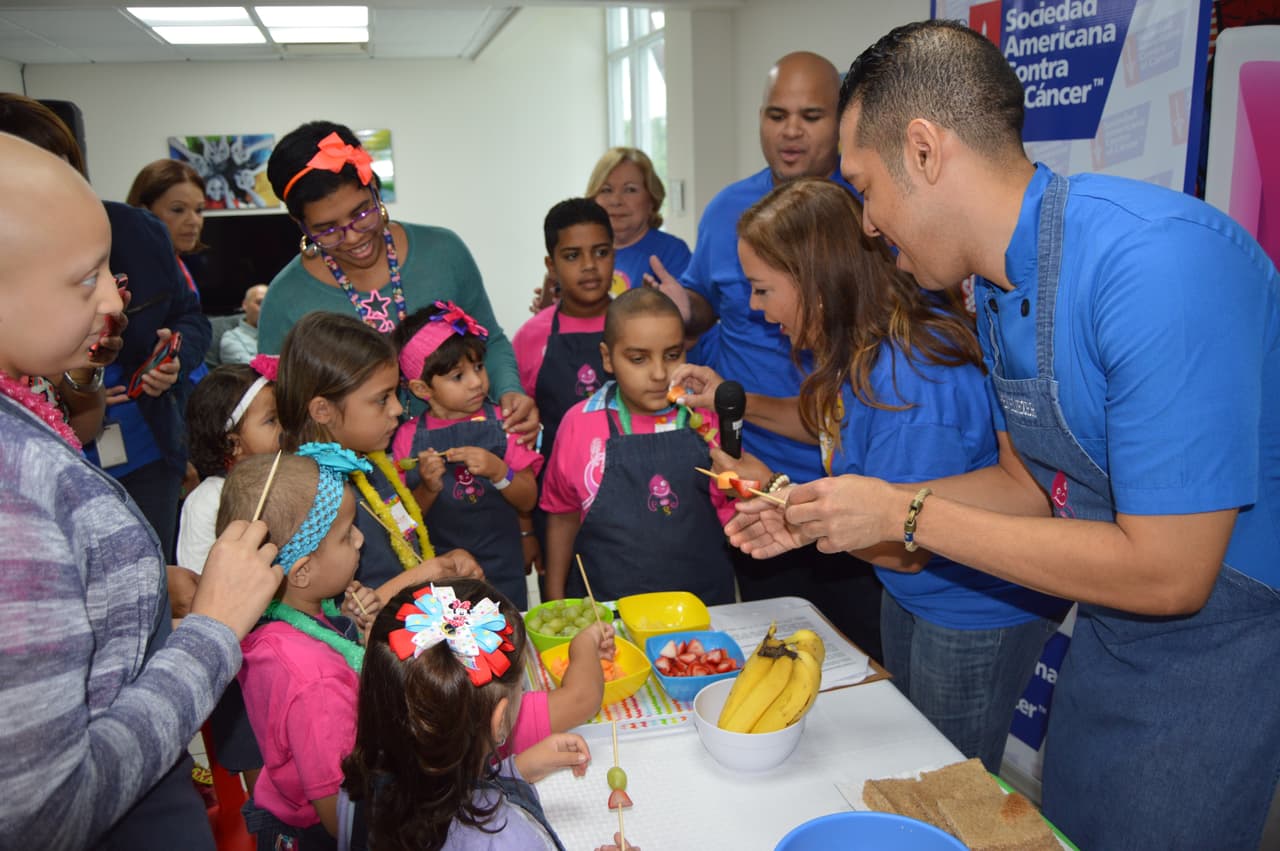 La séptima edición del Maratón de Gente Buena con una emotiva y colorida actividad para un grupo de pacientes de cáncer pediátrico y sus familiares. En el Mes de Concienciación del Cáncer Infantil, Univision Puerto Rico continuó la séptima edición del Maratón de Gente Buena con una emotiva y colorida actividad para un grupo de pacientes de cáncer pediátrico y sus familiares del Hogar Niños que Quieren Sonreír de la Sociedad Americana contra el Cáncer de Puerto Rico.