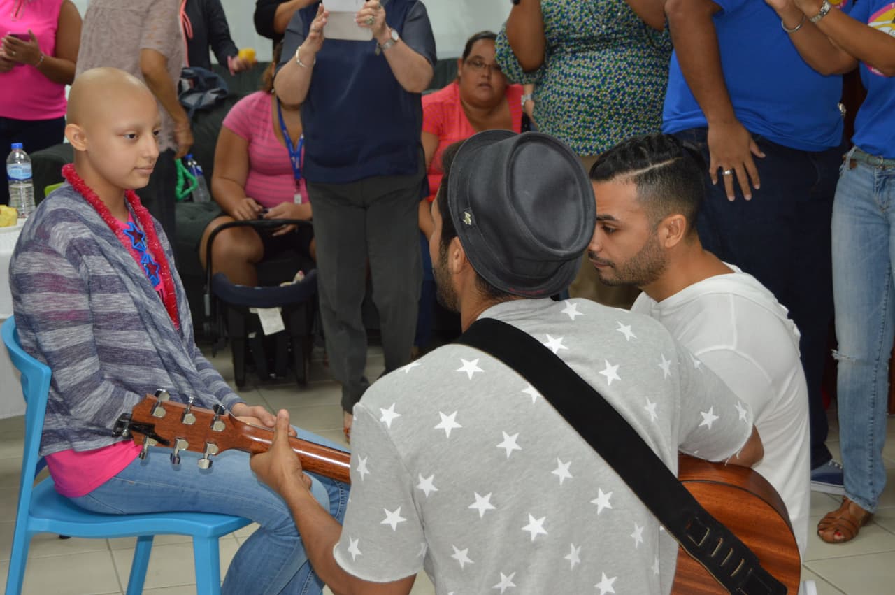 La séptima edición del Maratón de Gente Buena con una emotiva y colorida actividad para un grupo de pacientes de cáncer pediátrico y sus familiares. En el Mes de Concienciación del Cáncer Infantil, Univision Puerto Rico continuó la séptima edición del Maratón de Gente Buena con una emotiva y colorida actividad para un grupo de pacientes de cáncer pediátrico y sus familiares del Hogar Niños que Quieren Sonreír de la Sociedad Americana contra el Cáncer de Puerto Rico.