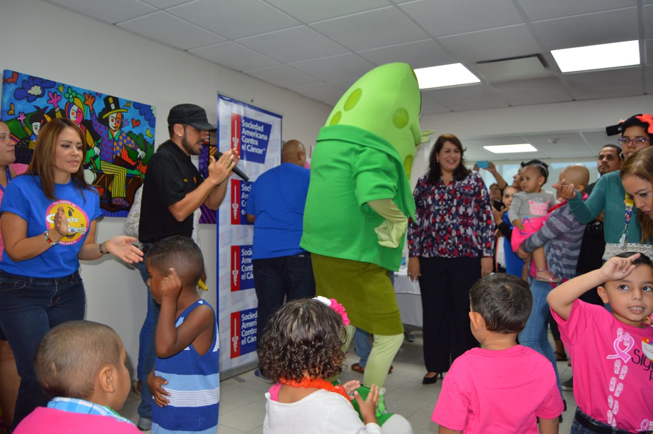 La séptima edición del Maratón de Gente Buena con una emotiva y colorida actividad para un grupo de pacientes de cáncer pediátrico y sus familiares. En el Mes de Concienciación del Cáncer Infantil, Univision Puerto Rico continuó la séptima edición del Maratón de Gente Buena con una emotiva y colorida actividad para un grupo de pacientes de cáncer pediátrico y sus familiares del Hogar Niños que Quieren Sonreír de la Sociedad Americana contra el Cáncer de Puerto Rico.
