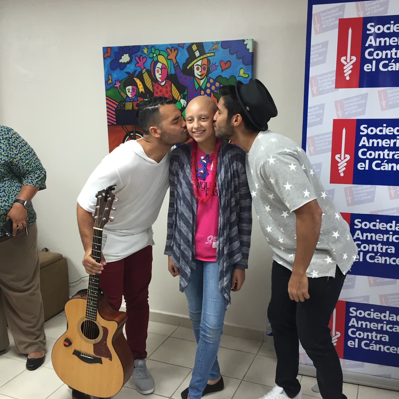 La séptima edición del Maratón de Gente Buena con una emotiva y colorida actividad para un grupo de pacientes de cáncer pediátrico y sus familiares. En el Mes de Concienciación del Cáncer Infantil, Univision Puerto Rico continuó la séptima edición del Maratón de Gente Buena con una emotiva y colorida actividad para un grupo de pacientes de cáncer pediátrico y sus familiares del Hogar Niños que Quieren Sonreír de la Sociedad Americana contra el Cáncer de Puerto Rico.