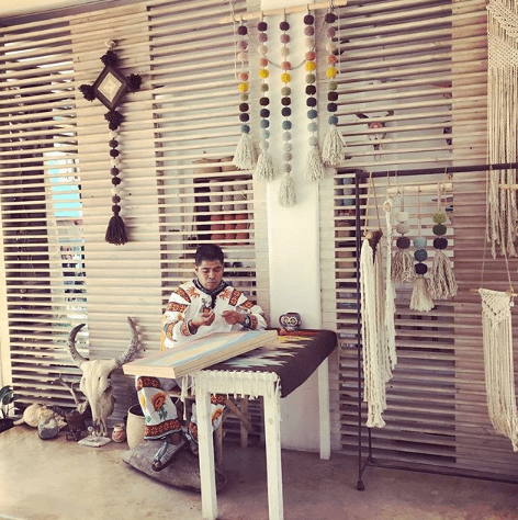 Karla se siente dichosa de poder mostrar un poquito de la cultura de su país y de las maravillas que crea su gente.