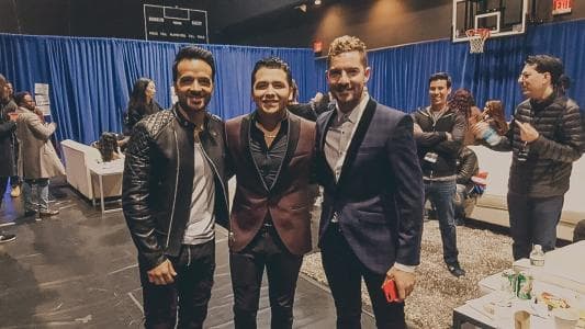 Nodal aún no tiene ni cinco años de carrera y ya cuenta con logros importantísimos, como el de compartir escenario con figuras de la talla de Julión Álvarez, Dabid Bisbal y Marc Anthony, entre otros, además de haber sido invitado a grandes eventos musicales como los premios Billboard, Premios Juventud, Lo Nuestro, Premios de la Radio, entre muchos más.