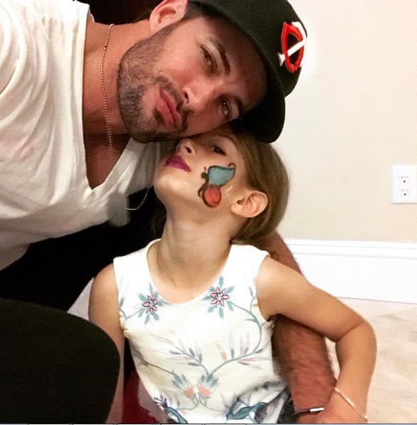 William Levy con su hija Kailey.
