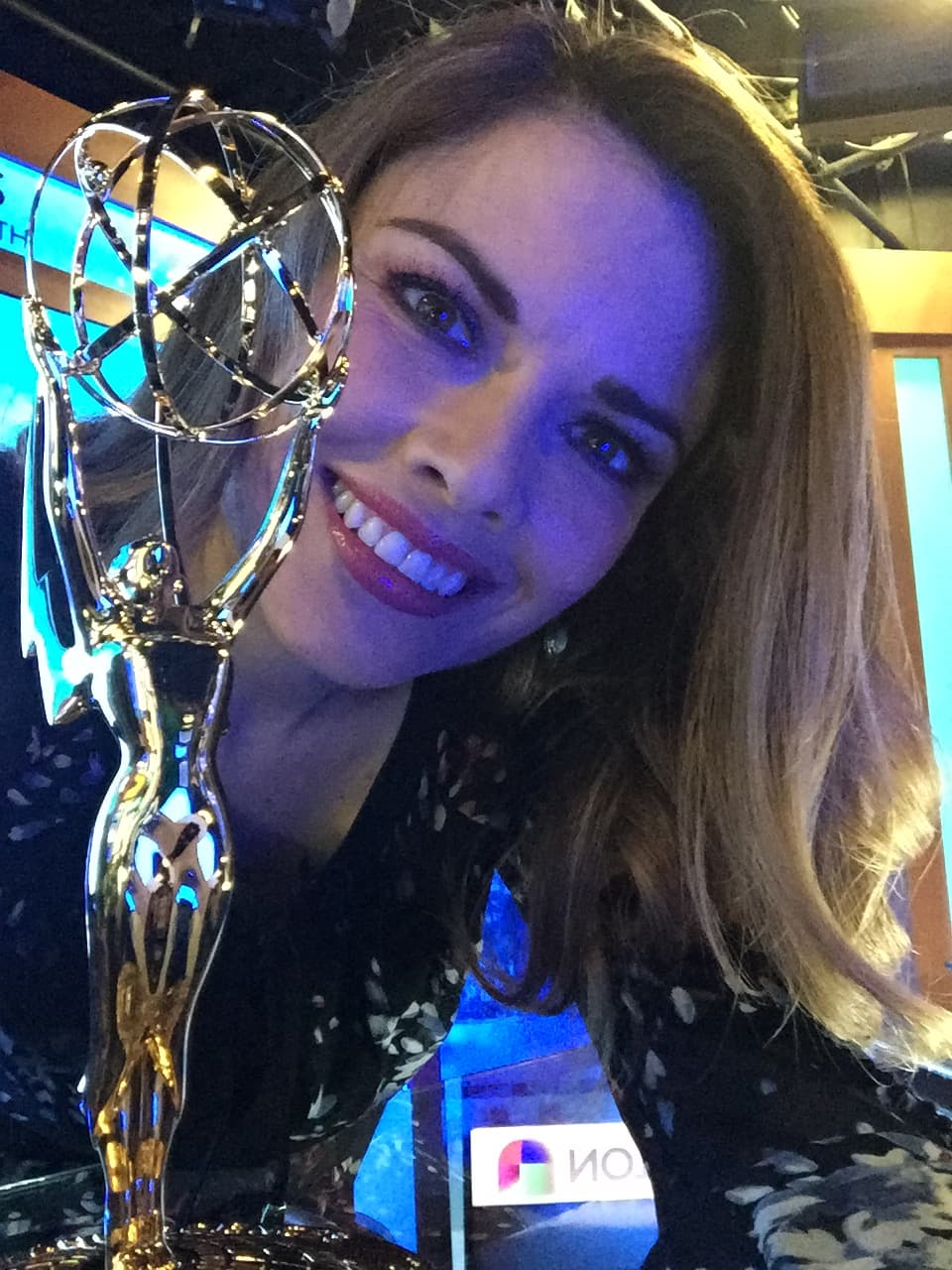 La presentadora Johana Suárez obtuvo un premio por "Crónicas De La Frontera", en la categoría de reportaje de noticias.