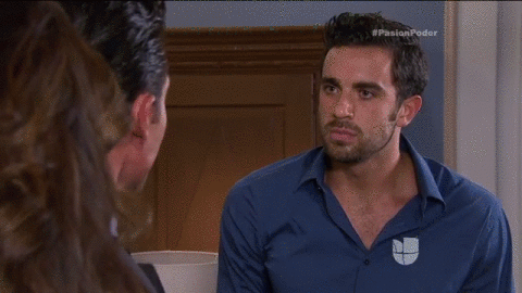 Por eso lo trata mal, además David no lo apoya en los negocios familiares.