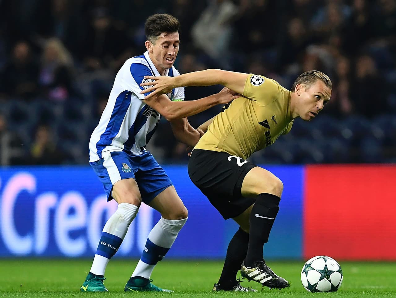 Para los duelos ante la Juventus, Jesús Corona es el que se perfila para ser titular en los dos juegos por lo que ha mostrado en el torneo local, desde el banquillo podría saltar Héctor Herrera y el que al parecer seguirá sin tener participación es Miguel Layún.