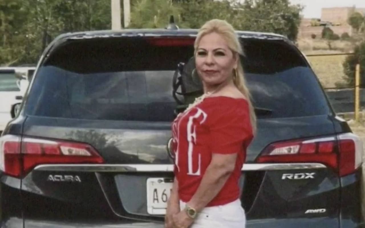 Yesenia además informó que tras el reporte de la desaparición descubrieron que la propiedad de sus padres había sido completamente saqueada. "Se llevaron las camionetas, una caja fuerte y toda la evidencia de las cámaras en la casa", agregó.