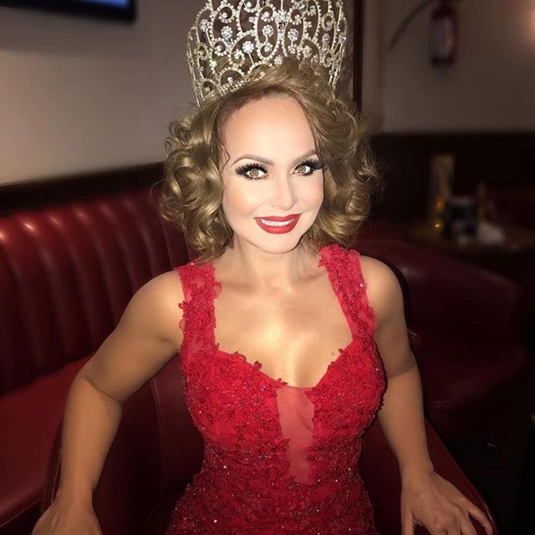 "Un día le llamó y le dijo que quería verla, pero llegó con cámaras y la señora Dany se sintió muy vulnerable, no le gustó nada lo que hizo. Hicieron una entrevista para un show de televisión, pero cuando el show acabó, le pidió que se fuera de su casa", aseguró la exempleada de 
<b>Spanic</b>.