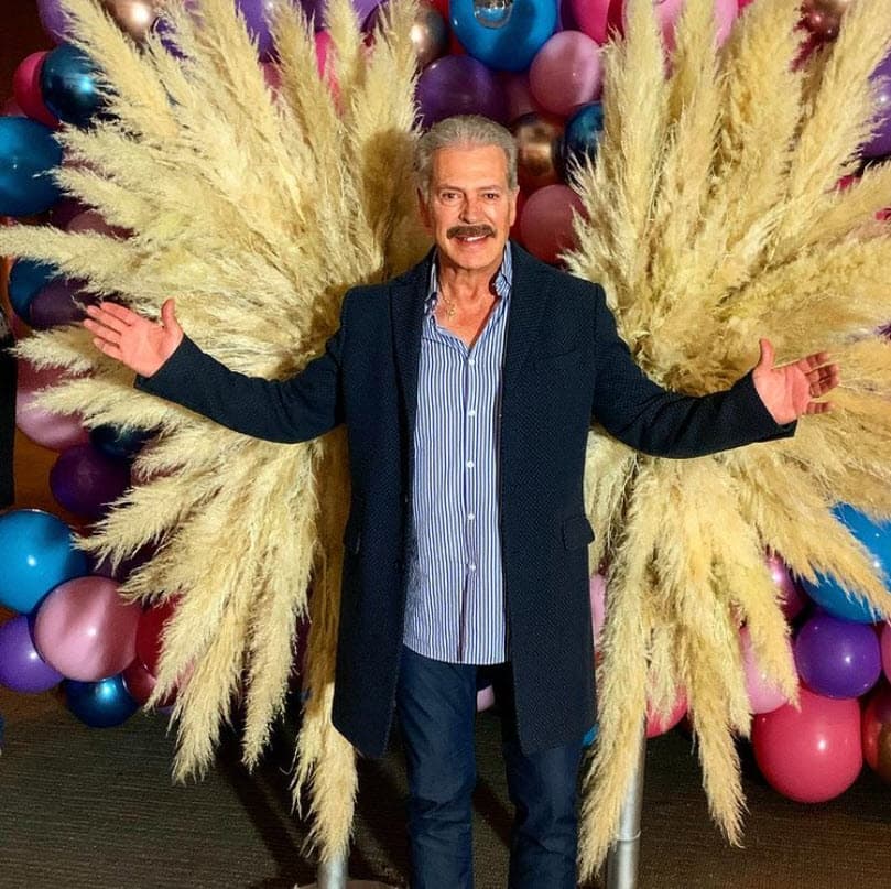 "
<b>No veo comentarios, no me desgasto en tonterías,</b> ahorita ya hay gente en todas las redes muy respetables que escriben cosas padres".
<br>