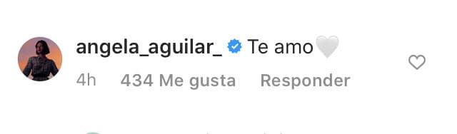 La joven cantante le contestó con un "te amo".
<br>