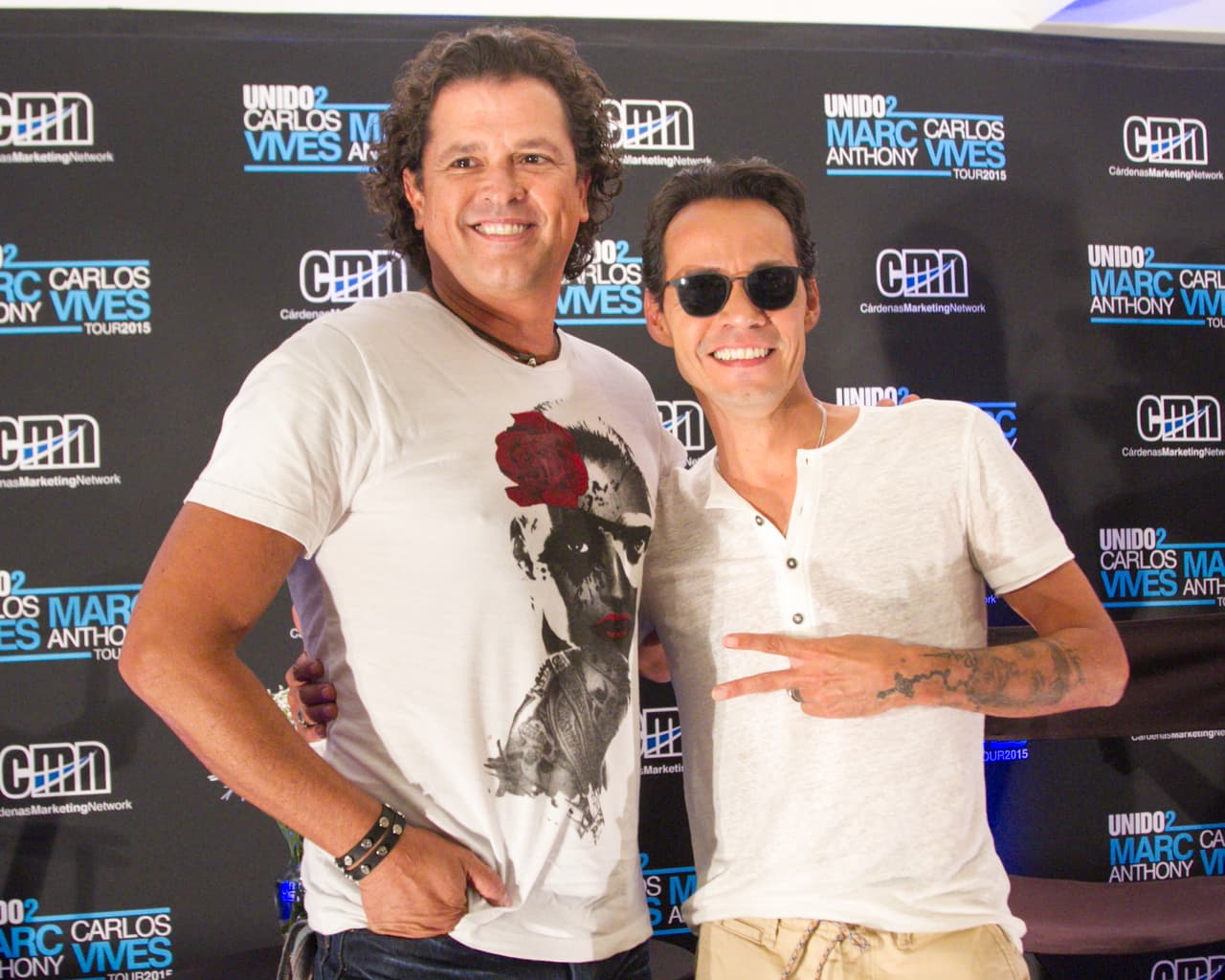 Marc Anthony, quien será galardonado como
<a href="http://www.univision.com/especiales/latin-grammy/marc-anthony-sera-reconocido-persona-del-ano-2016-en-latin-grammy"> Persona del Año en la edición 17 de Latin GRAMMY</a>, también se ha destacado como un gran amigo, y uno de los más cercanos es Carlos Vives.