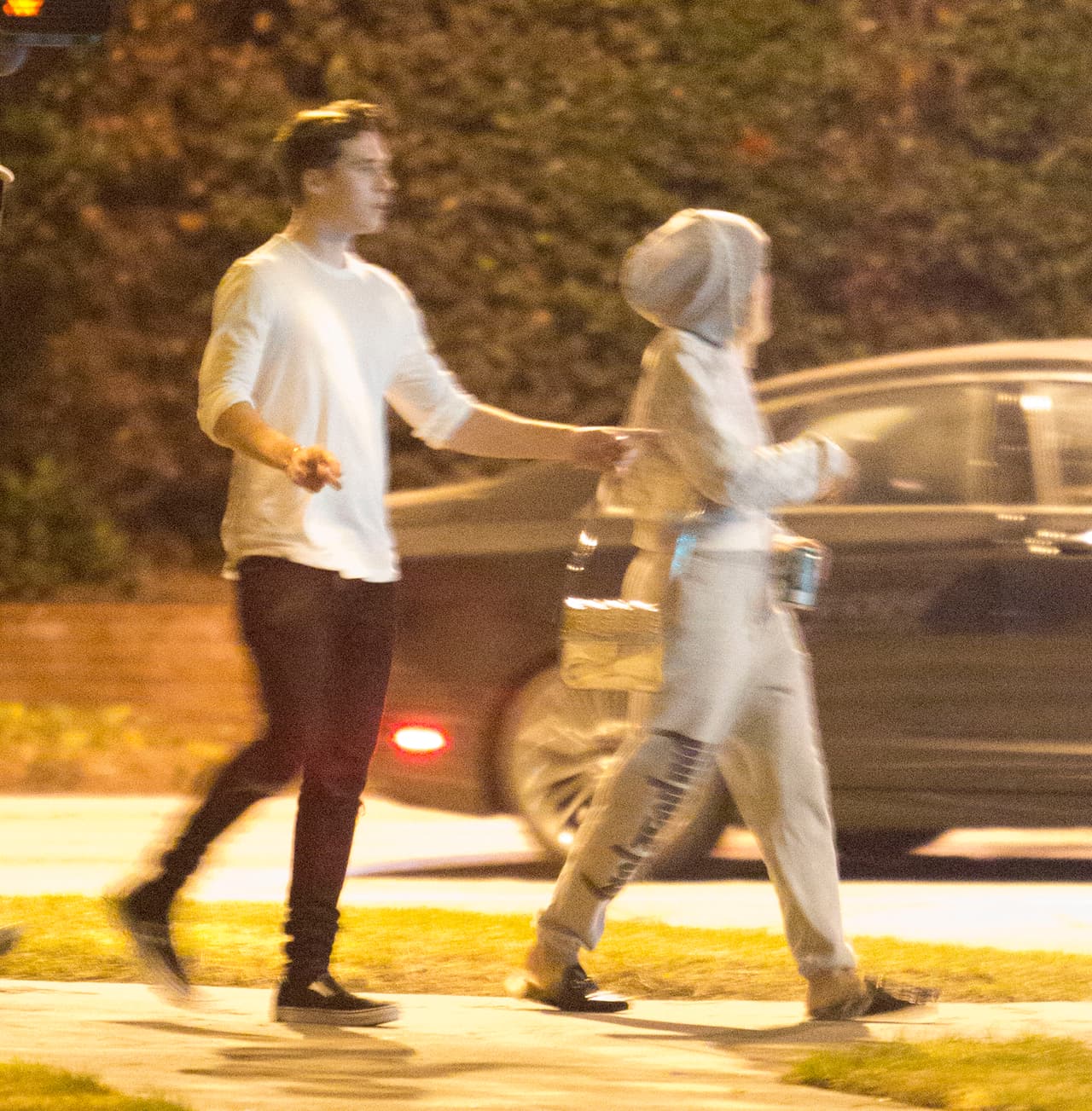 Después de la cena familiar, Brooklyn se escapó con la guapa Sofia Richie.