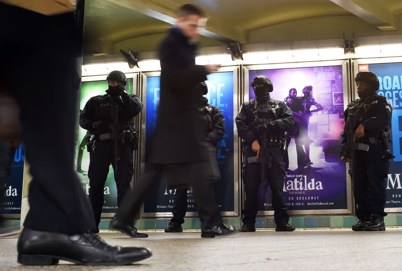 Tanto a nivel subterráneo como en la superficie.