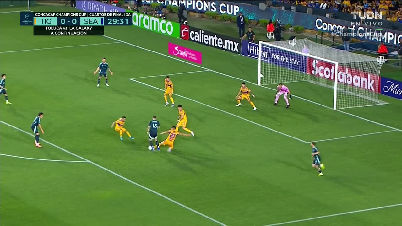 ¡TIRO ATAJADO! disparo por Ozziel Herrera.