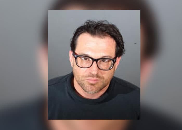 Maestro del distrito de Montebello fue arrestado por presunta relación con una estudiante