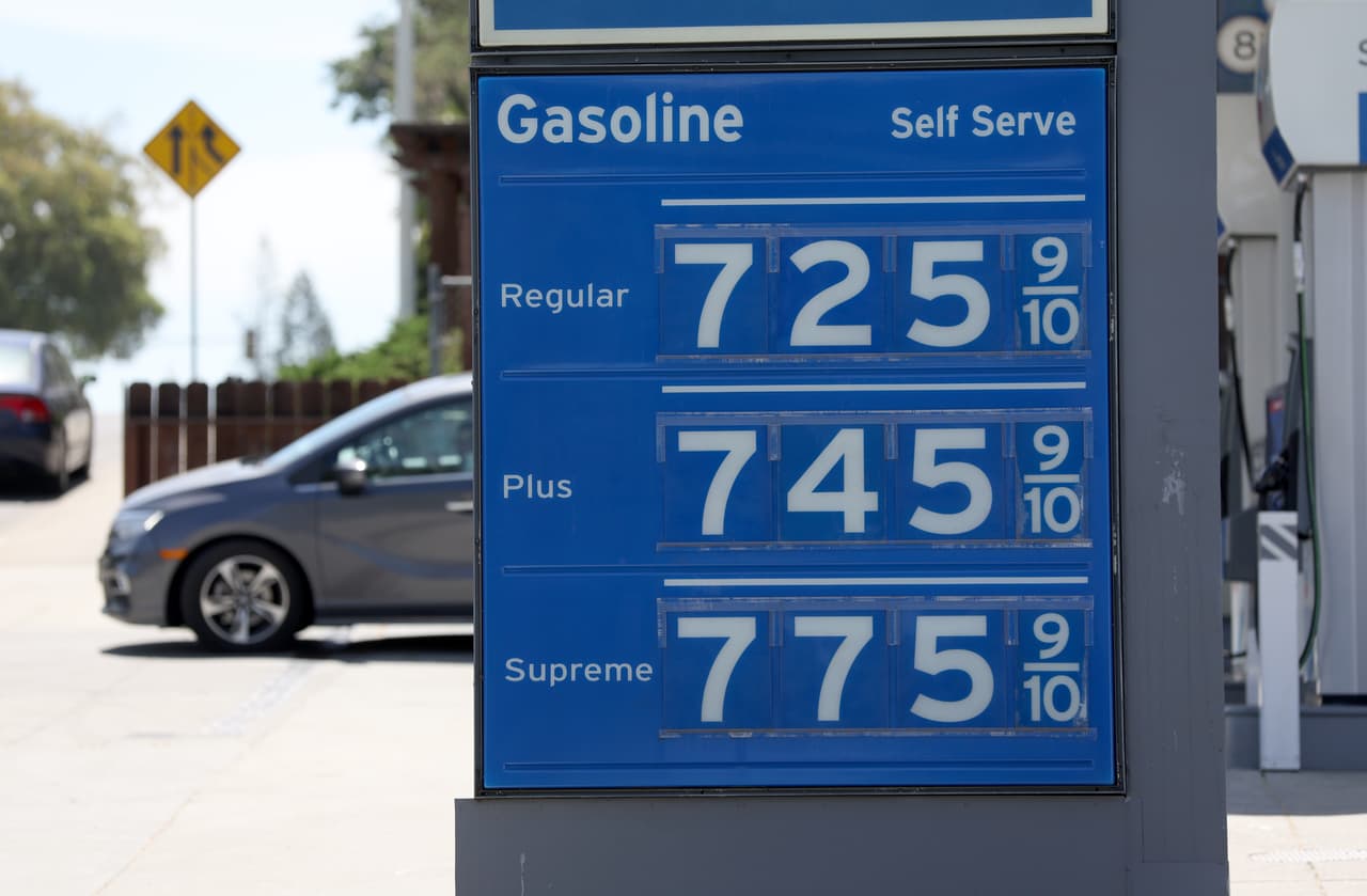 La gasolina sube a precios récord por séptimo día consecutivo en el sur de California