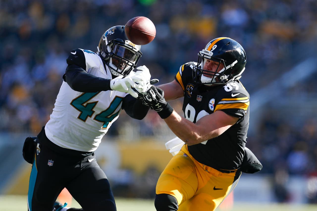 Myles Jack consiguió la única intercepción del encuentro además de sumar 5 tacleadas.