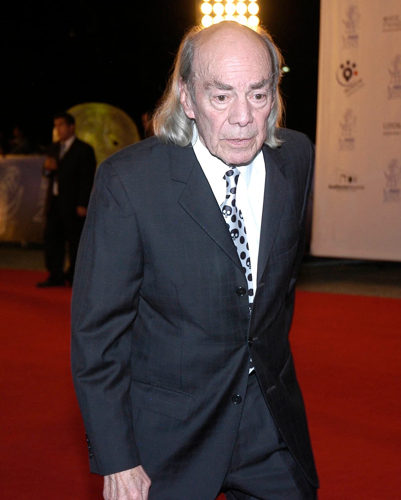 Según reportes, el actor y comediante falleció a los 89 años, a las 3:40 de la madrugada.